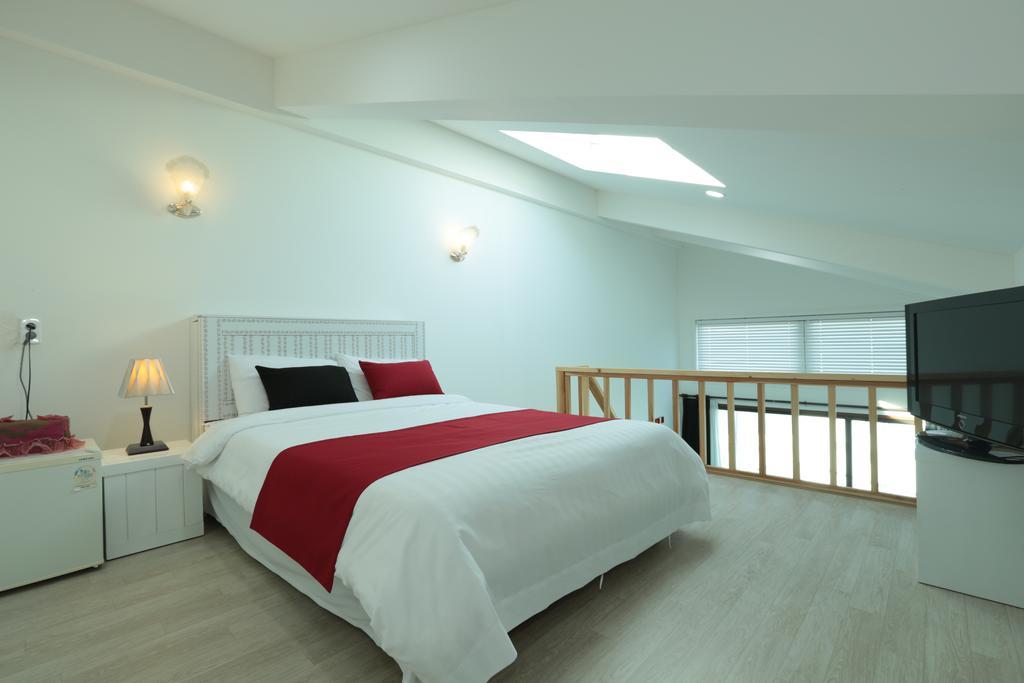 Gangneung Sea View Pension Екстериор снимка