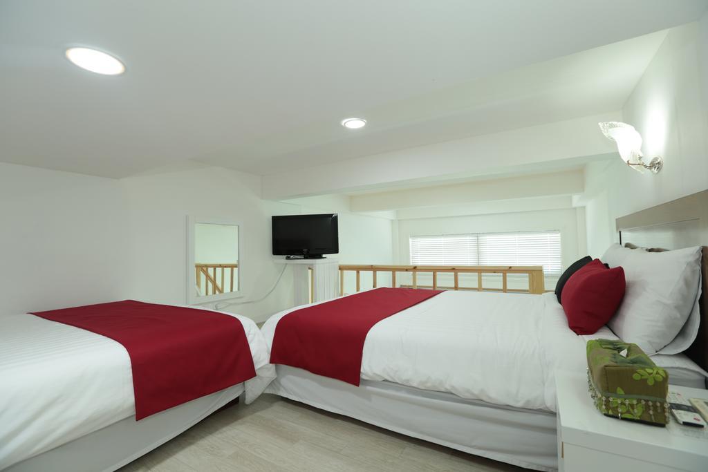 Gangneung Sea View Pension Екстериор снимка