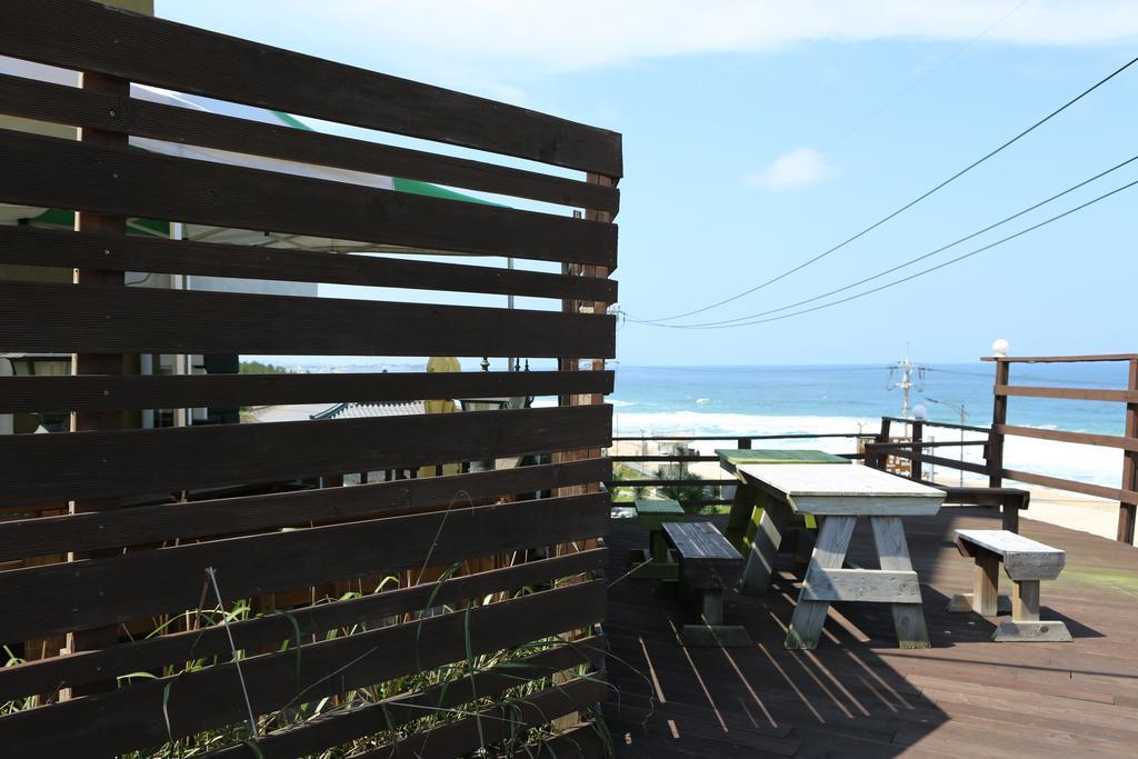 Gangneung Sea View Pension Екстериор снимка