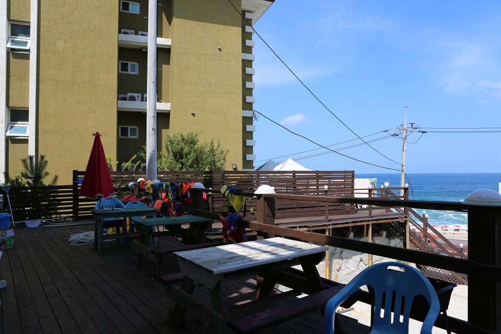 Gangneung Sea View Pension Екстериор снимка
