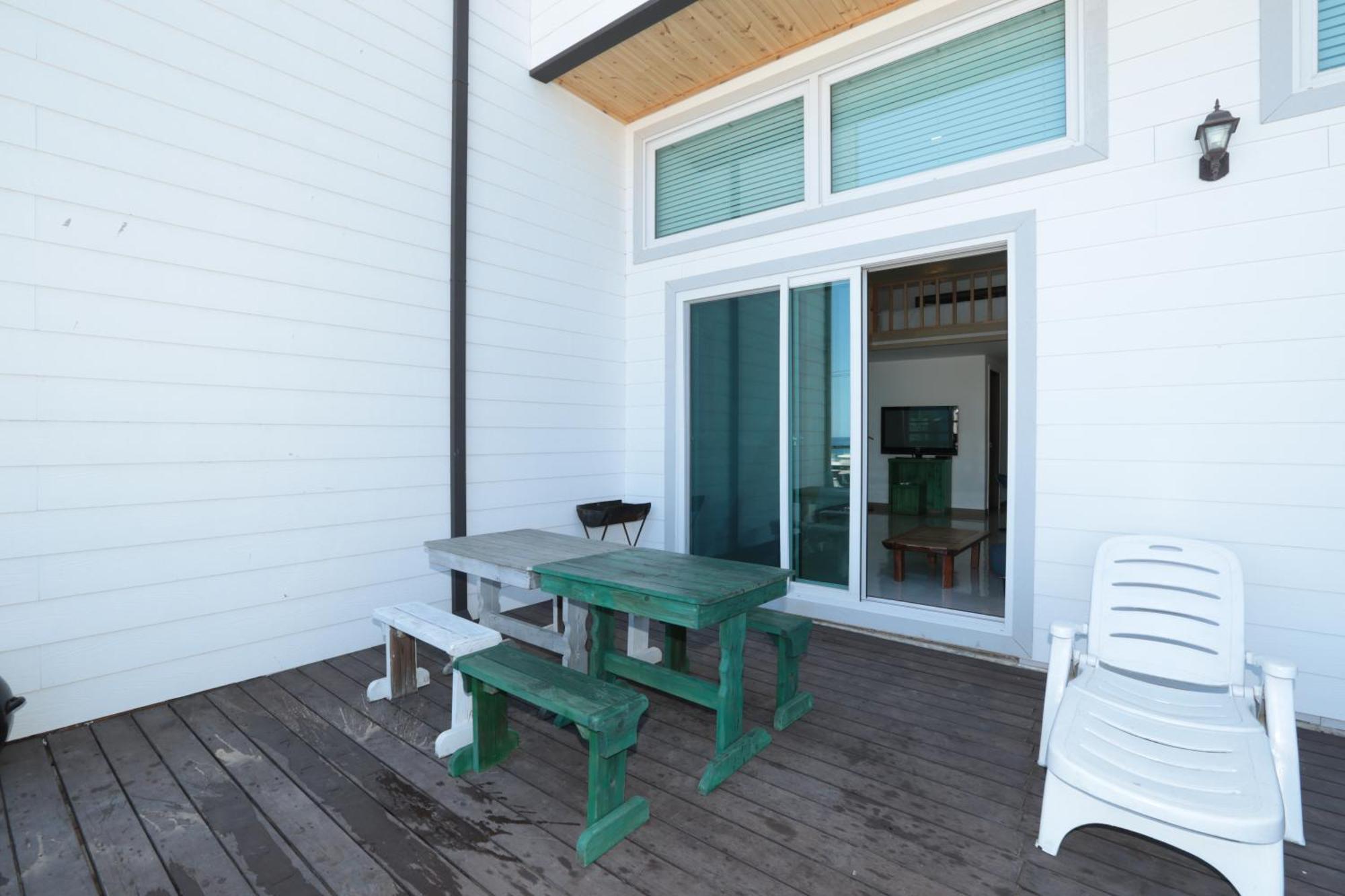 Gangneung Sea View Pension Екстериор снимка